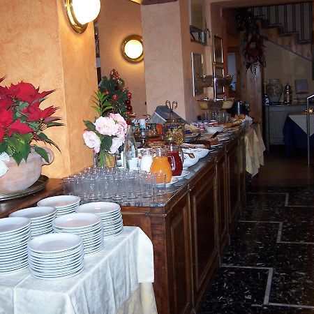 Hotel Bucaneve Bardonecchia Buitenkant foto