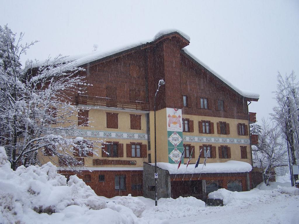 Hotel Bucaneve Bardonecchia Buitenkant foto