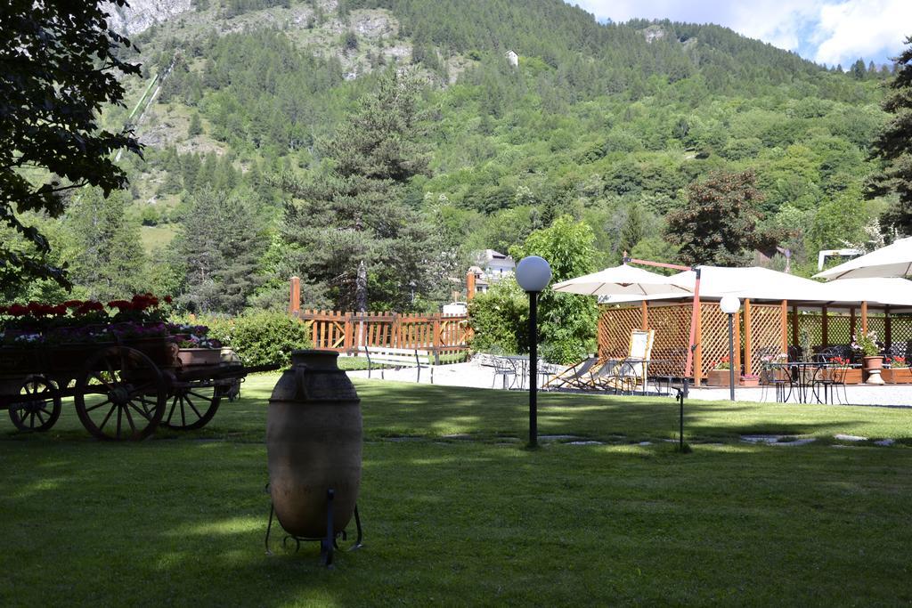 Hotel Bucaneve Bardonecchia Buitenkant foto