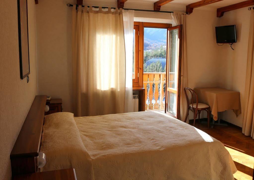 Hotel Bucaneve Bardonecchia Buitenkant foto